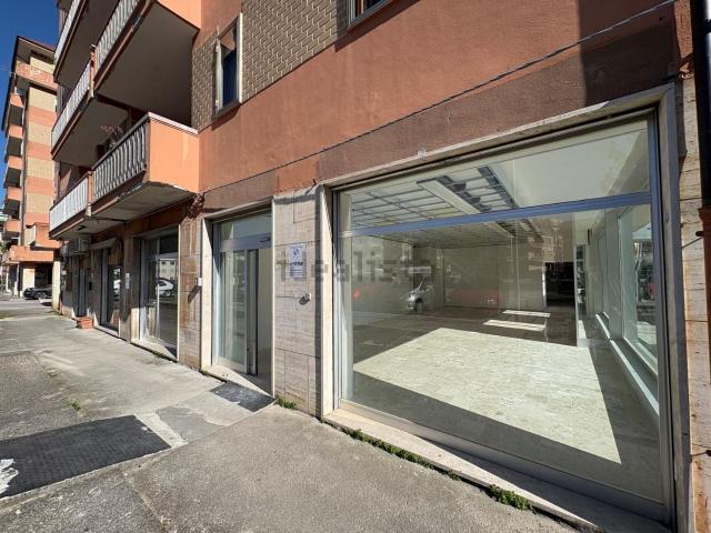 Locale Commerciale in affitto a San Lazzaro, Isernia