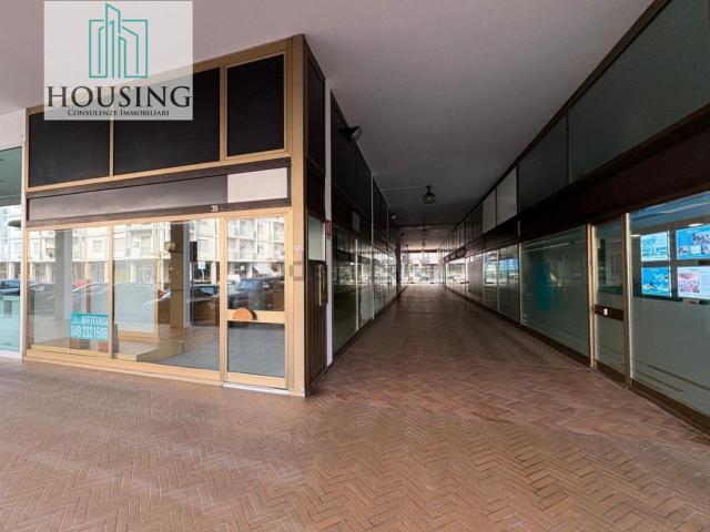 Locale Commerciale in affitto a Abano Terme Bagni, Veneto