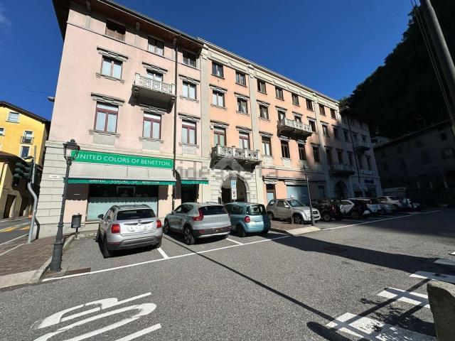 Locale Commerciale in affitto a Comunità montana della valle Camonica, Breno