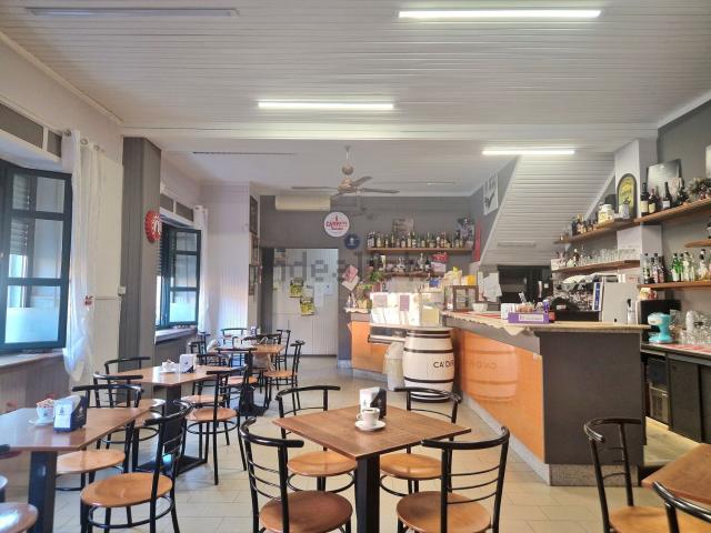 Locale Commerciale in affitto a Piemonte, Asti