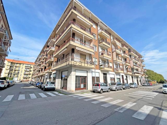 Locale Commerciale in affitto a San Luigi, Piemonte