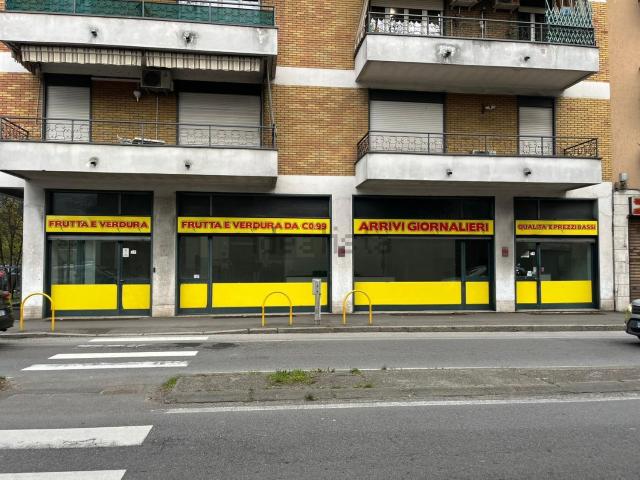 Locale Commerciale in affitto a Arnate, Gallarate