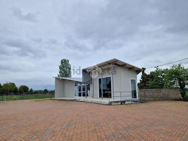 Locale Commerciale in affitto a Piemonte, Cuneo