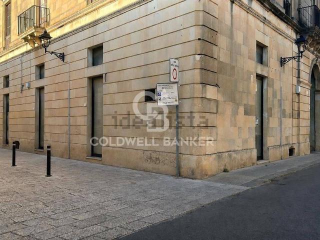 Locale Commerciale in affitto a Puglia, Lecce