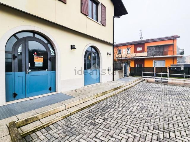 Locale Commerciale in affitto a Ghedi, Lombardia