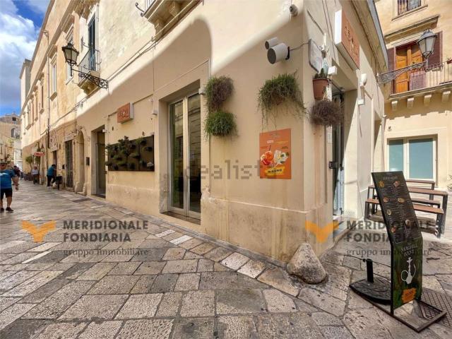 Locale Commerciale in affitto a Puglia, Lecce