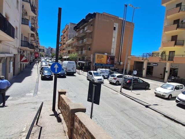 Locale Commerciale in affitto a Perriera, Sciacca