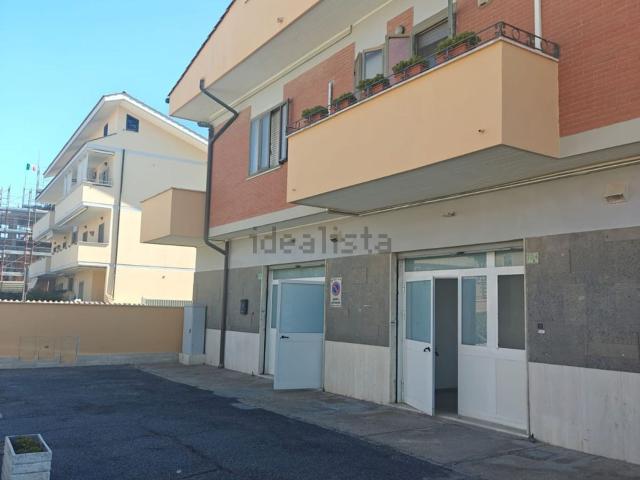 Locale Commerciale in affitto a Roma Capitale, Lazio