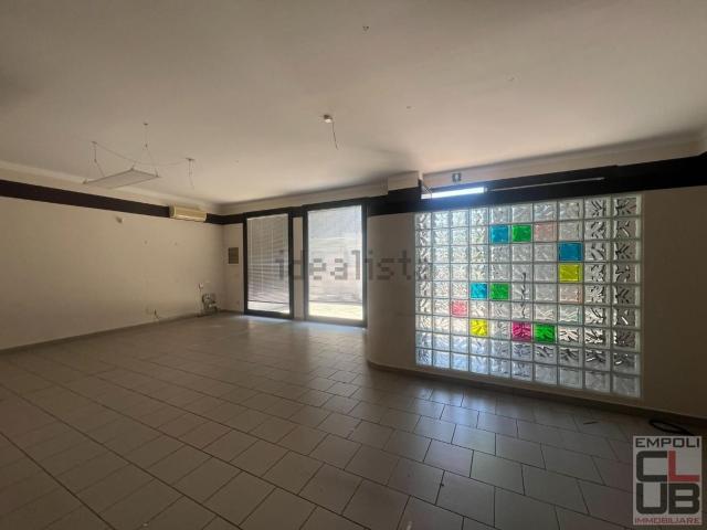 Locale Commerciale in affitto a Unione dei Comuni Circondario dell'Empolese Valdelsa, Empoli
