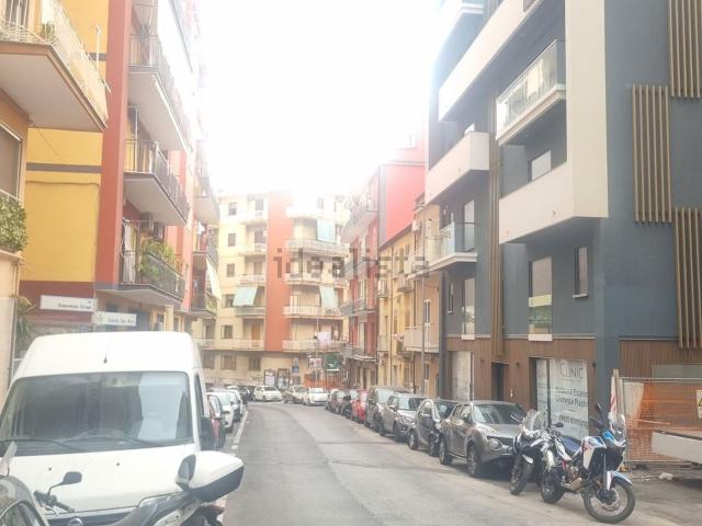 Locale Commerciale in affitto a Salerno, Campania