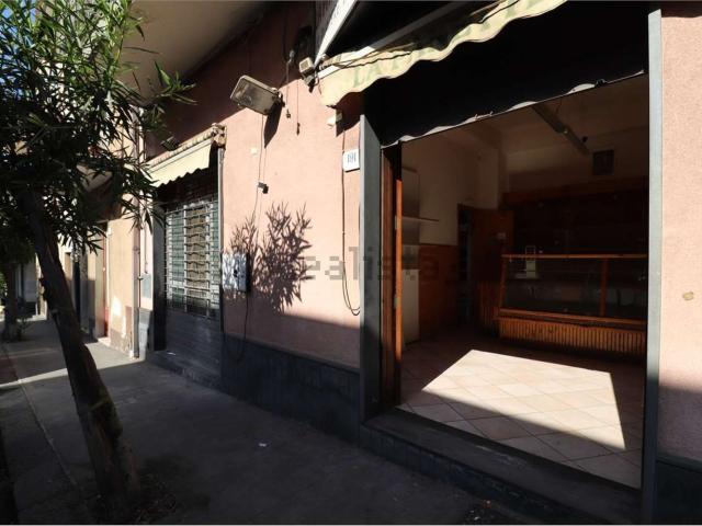 Locale Commerciale in affitto a Zafferana Etnea, Sicilia