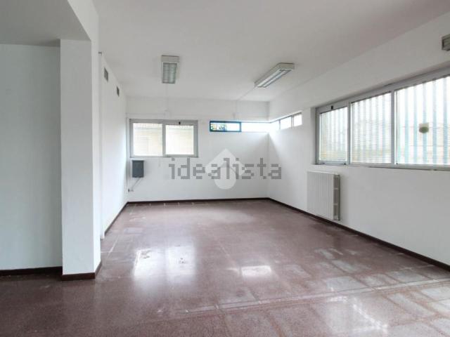 Locale Commerciale in affitto a Comezzano-Cizzago, Cizzago