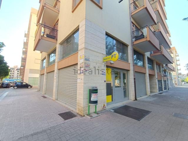 Locale Commerciale in affitto a Puglia, Barletta-andria-trani