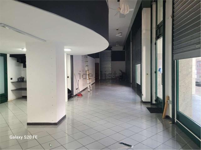 Locale Commerciale in affitto a San Michele, Busto Arsizio