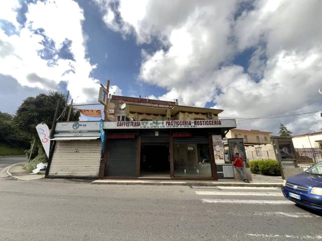 Locale Commerciale in affitto a Toiano, Pozzuoli