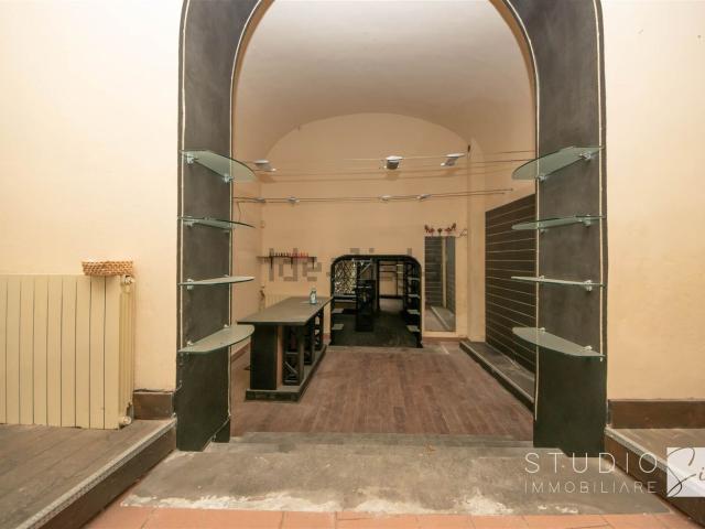 Locale Commerciale in affitto a Pistoia, Toscana