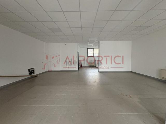 Locale Commerciale in affitto a Sant'angelo Di Piove, Veneto
