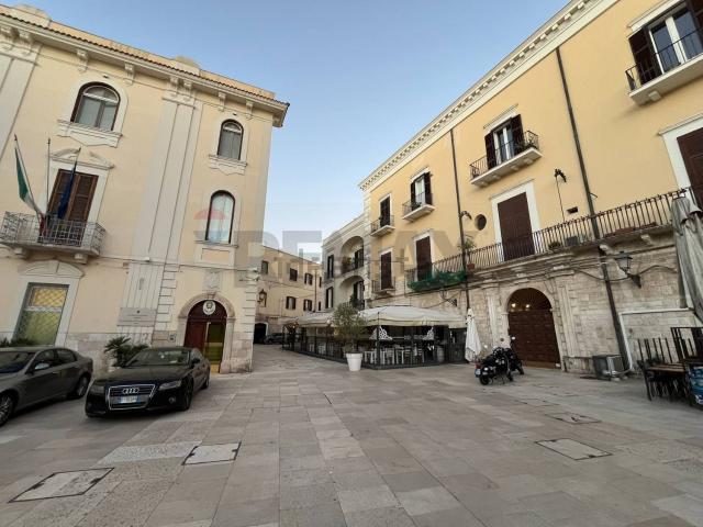 Locale Commerciale in affitto a Municipio 1, Puglia
