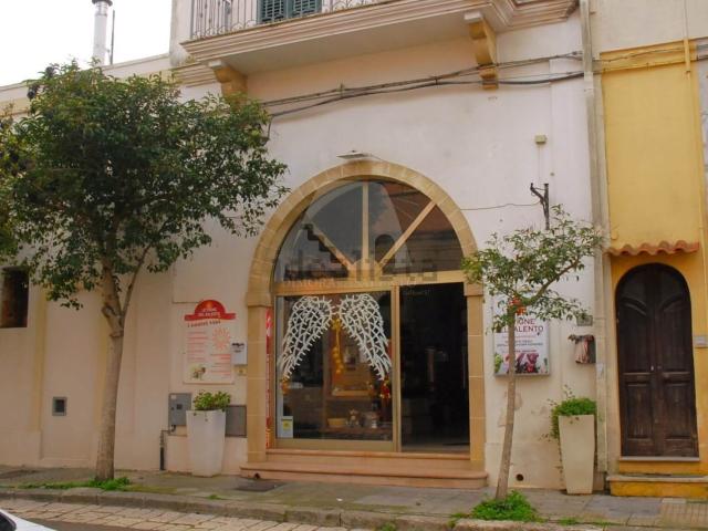 Locale Commerciale in affitto a Puglia, Lecce