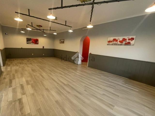 Locale Commerciale in affitto a Piemonte, Cuneo