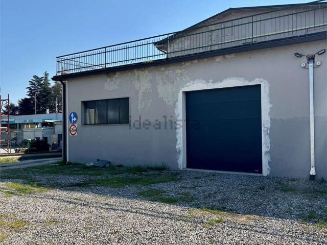 Locale Commerciale in affitto a Madignano, Lombardia