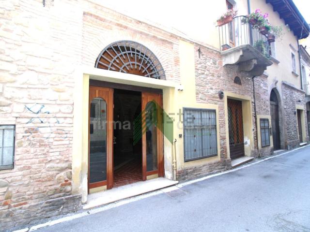 Locale Commerciale in affitto a Santa Maria a Bitetto, Teramo
