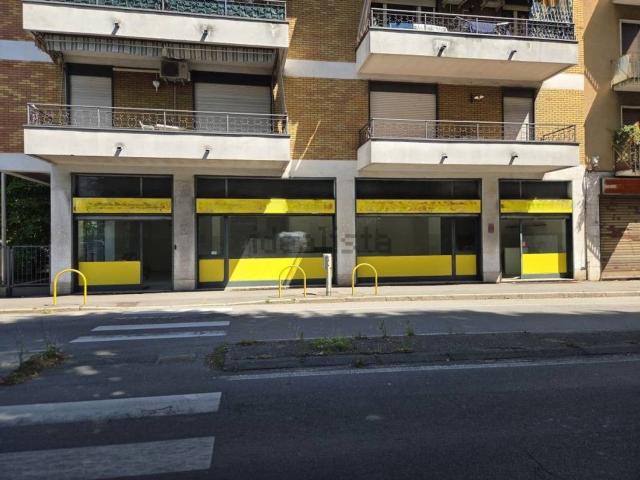 Locale Commerciale in affitto a Arnate, Gallarate