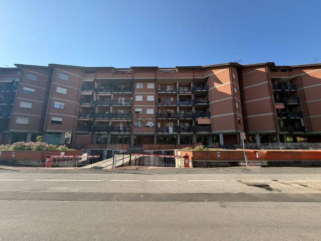 Locale Commerciale in affitto a Piemonte, Cuneo