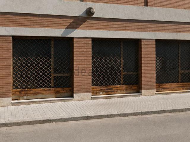 Locale Commerciale in affitto a Romito, Pontedera