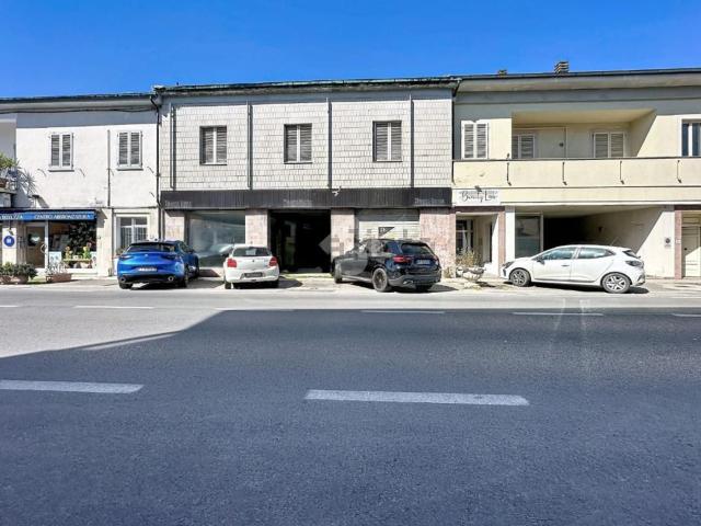 Locale Commerciale in affitto a Ponsacco, Toscana