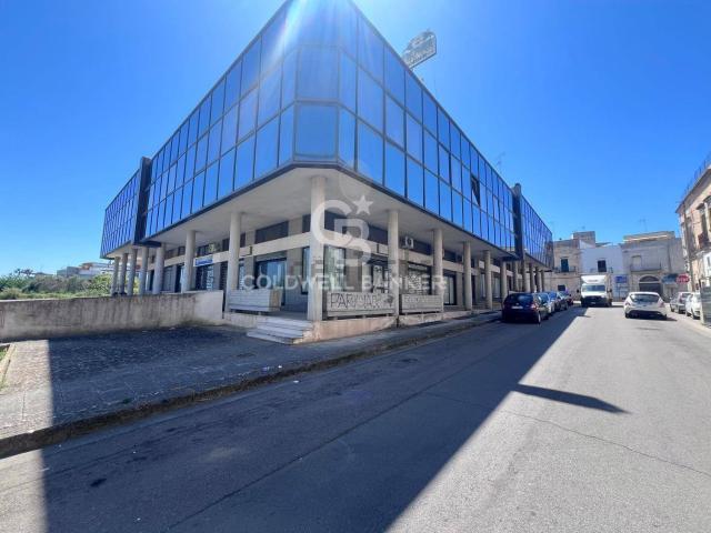 Locale Commerciale in affitto a Puglia, Lecce