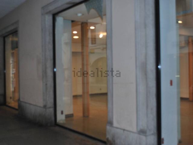 Locale Commerciale in affitto a Borgo Aquileia, Reana Del Roiale
