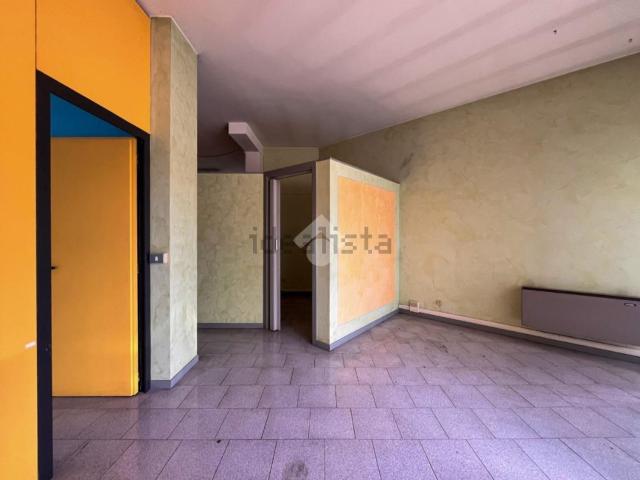 Locale Commerciale in affitto a Vicina, Desenzano Del Garda