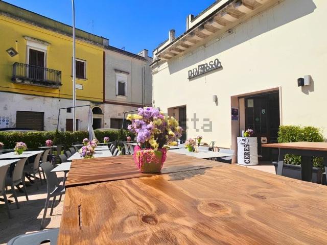 Locale Commerciale in affitto a Puglia, Lecce