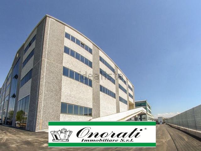Locale Commerciale in affitto a Guidonia Montecelio, Roma Capitale