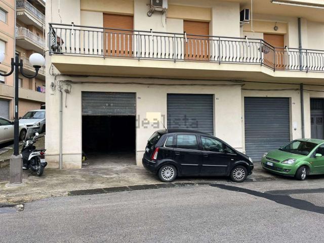 Locale Commerciale in affitto a Noto, Sicilia