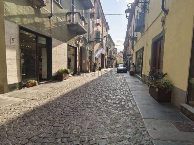 Locale Commerciale in affitto a Piemonte, Torino