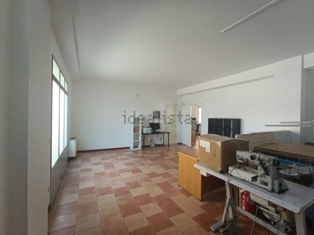 Locale Commerciale in affitto a Caselle, Fornovo Di Taro