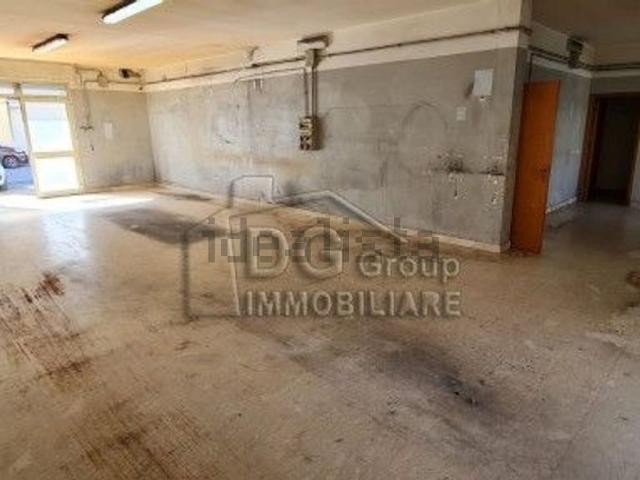 Locale Commerciale in affitto a Alcamo, Sicilia
