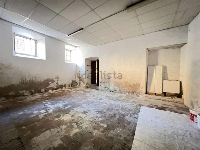 Locale Commerciale in affitto a Spoleto, Perugia