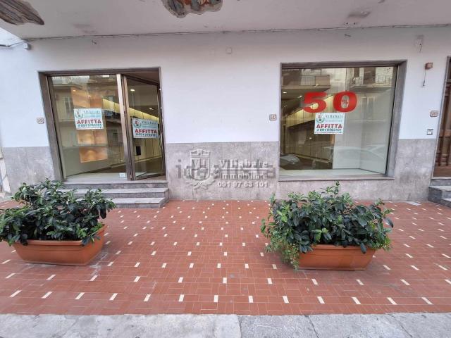Locale Commerciale in affitto a Villabate, Sicilia
