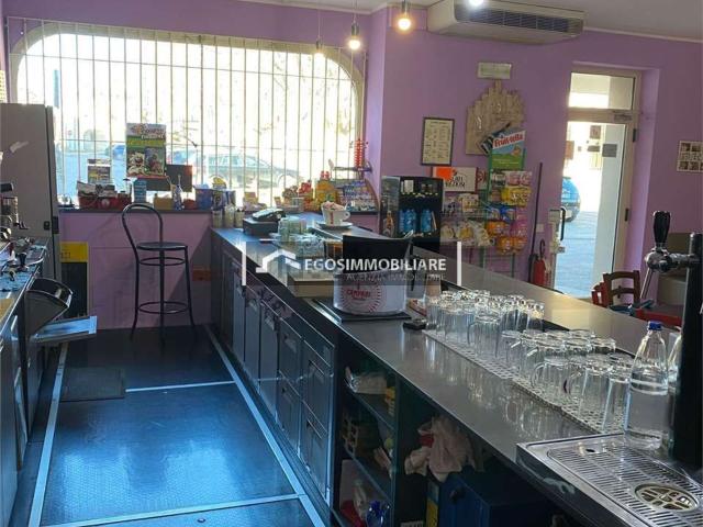 Locale Commerciale in affitto a Canneto Sull'oglio, Lombardia
