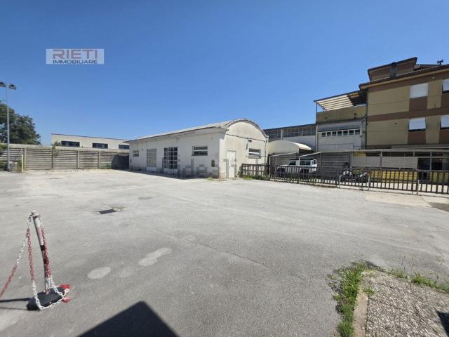 Locale Commerciale in affitto a Molino della Salce, Rieti