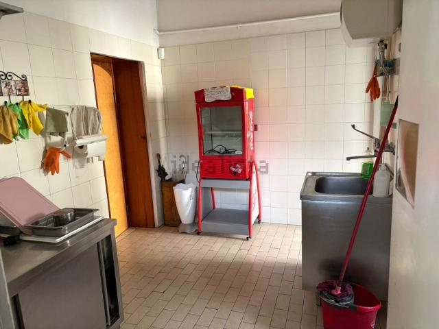 Locale Commerciale in affitto a Spinea, Veneto
