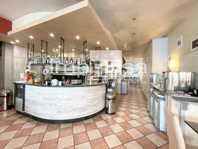 Locale Commerciale in affitto a Marcon, Veneto