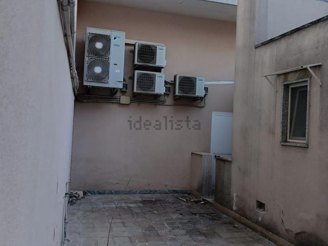 Locale Commerciale in affitto a Centro, Puglia