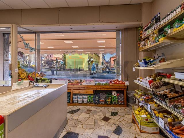 Locale Commerciale in affitto a Piemonte, Biella