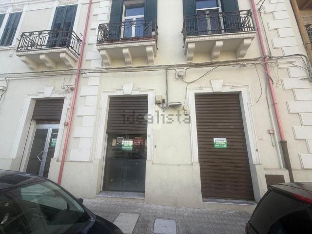 Locale Commerciale in affitto a Calabria, Reggio Calabria