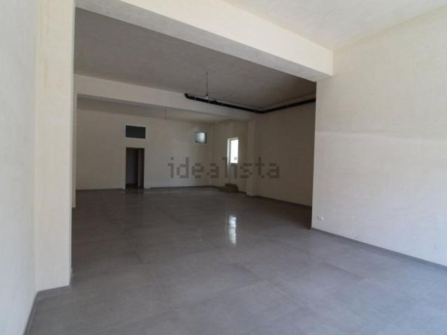 Locale Commerciale in affitto a Puglia, Brindisi