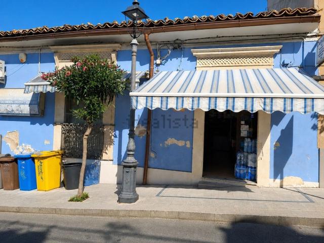 Locale Commerciale in affitto a Vittoria, Sicilia